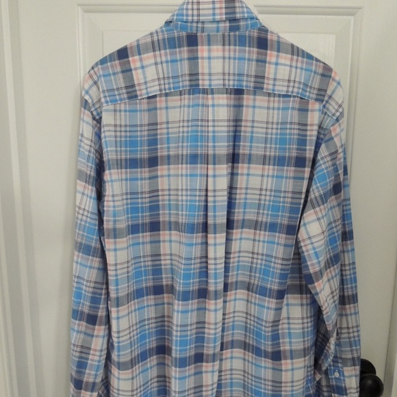 Vineyard Vines Men's Size M Plaid Button Down - Picture 4 of 4